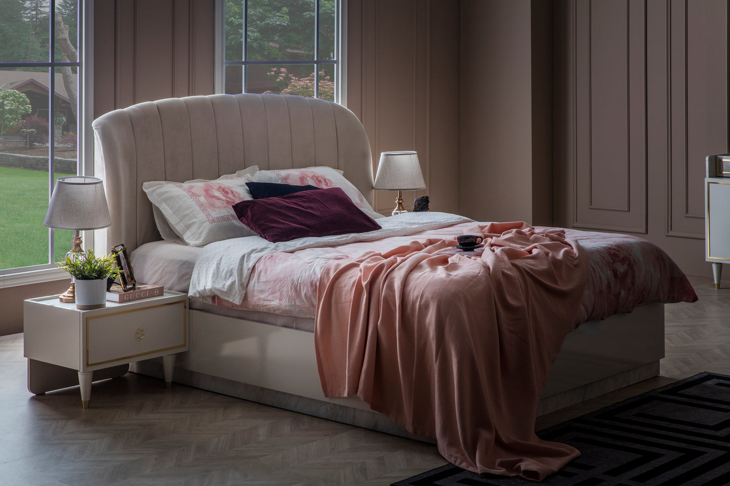 DECO Bed - King Size