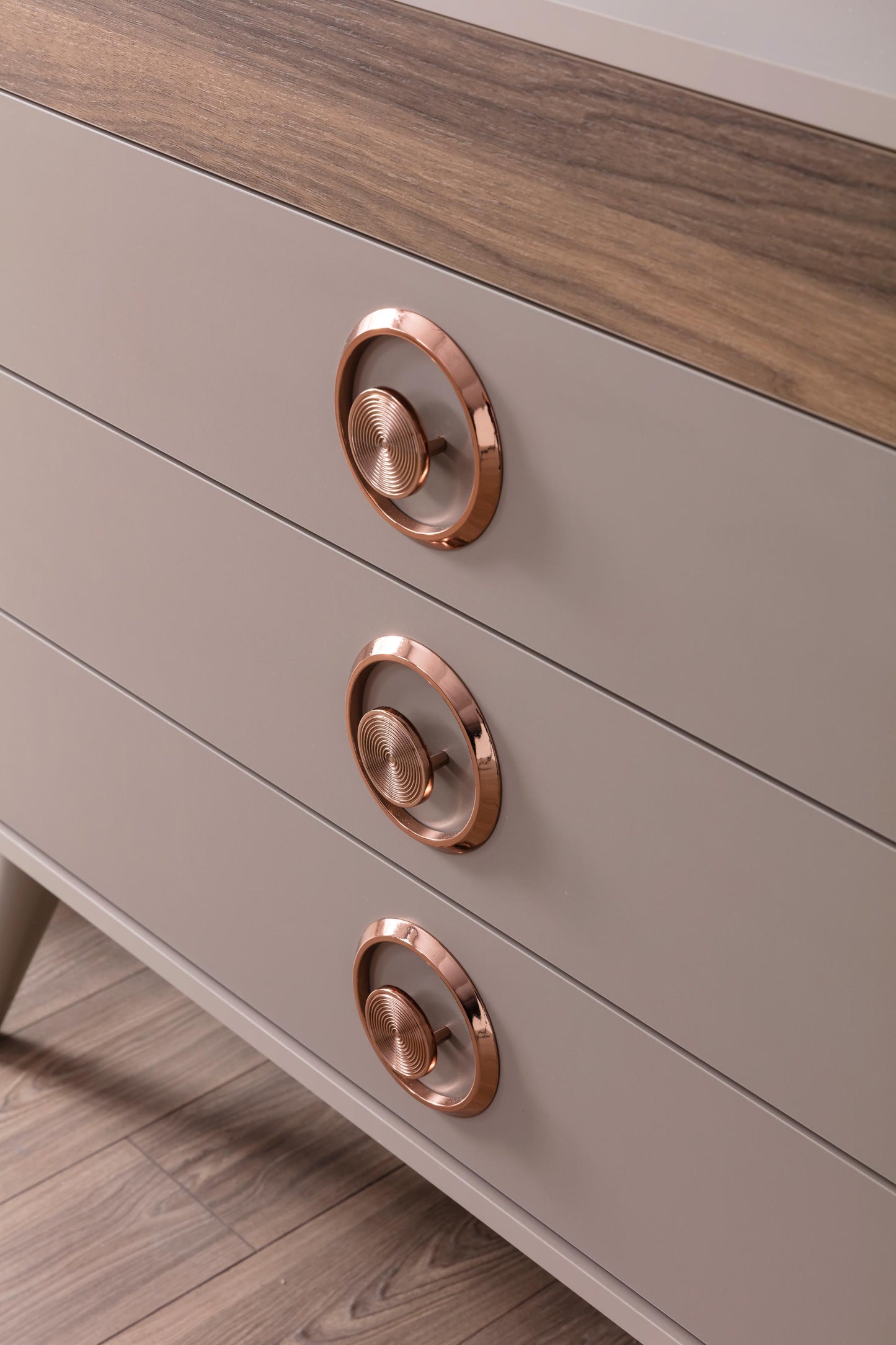 RETRO - DRESSER