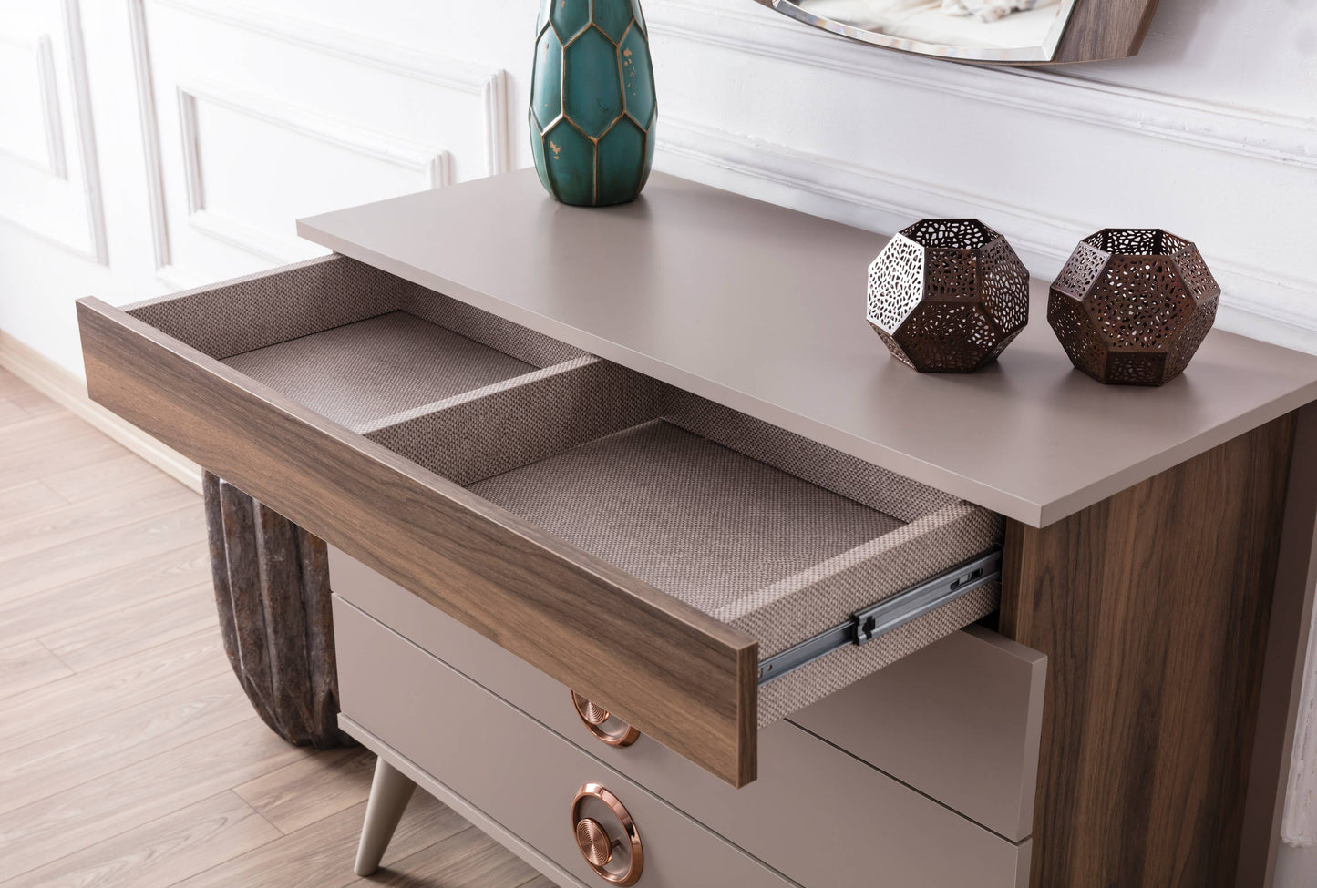 RETRO - DRESSER