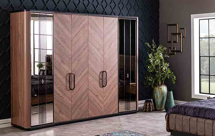 ISTINYE - Wardrobe