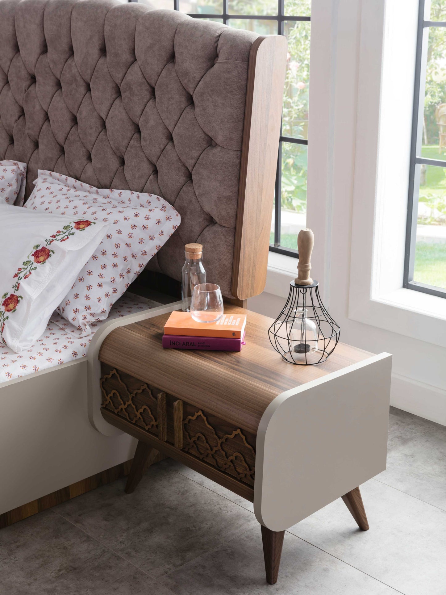 VEGA - SIDE TABLE