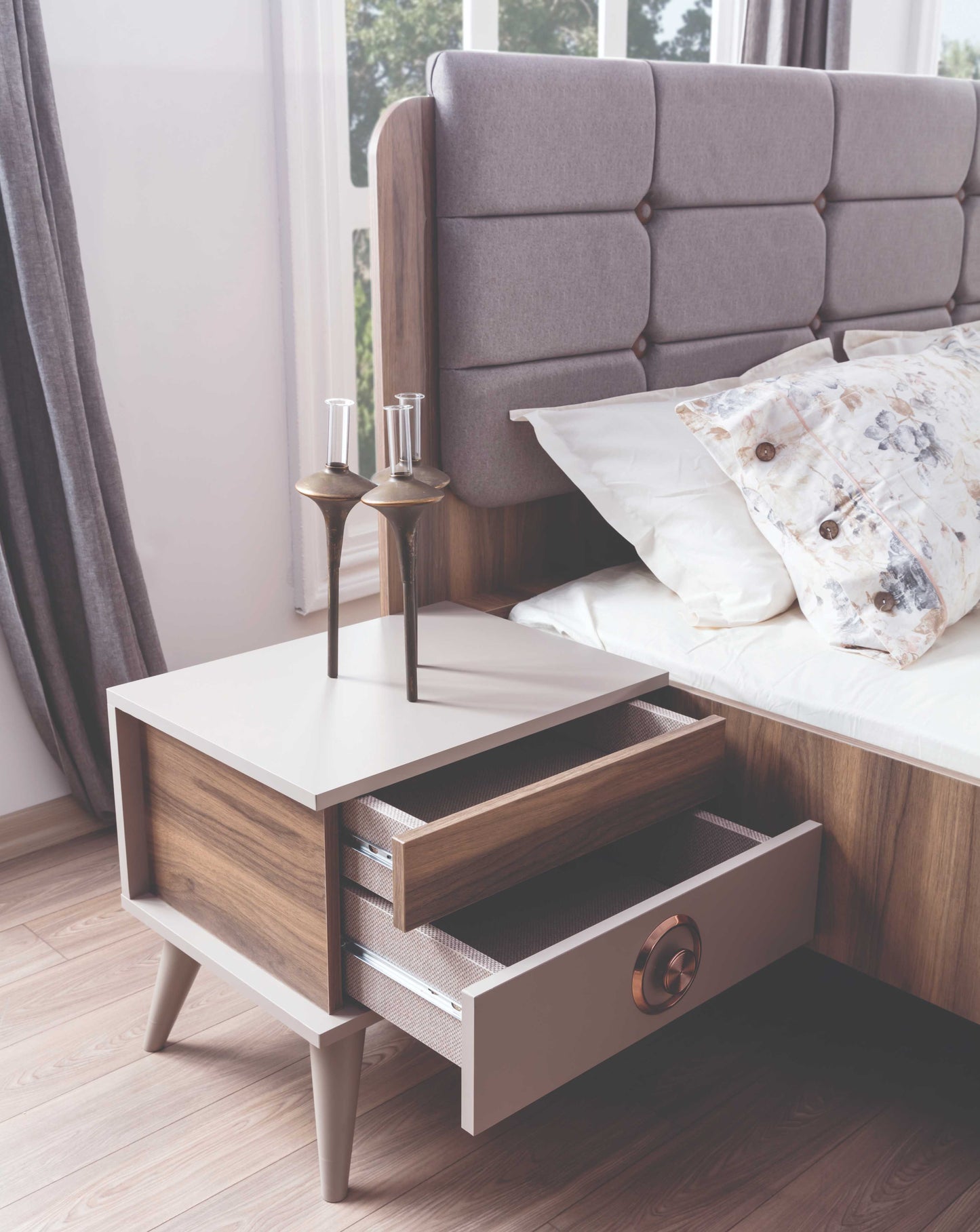 RETRO - SIDE TABLE