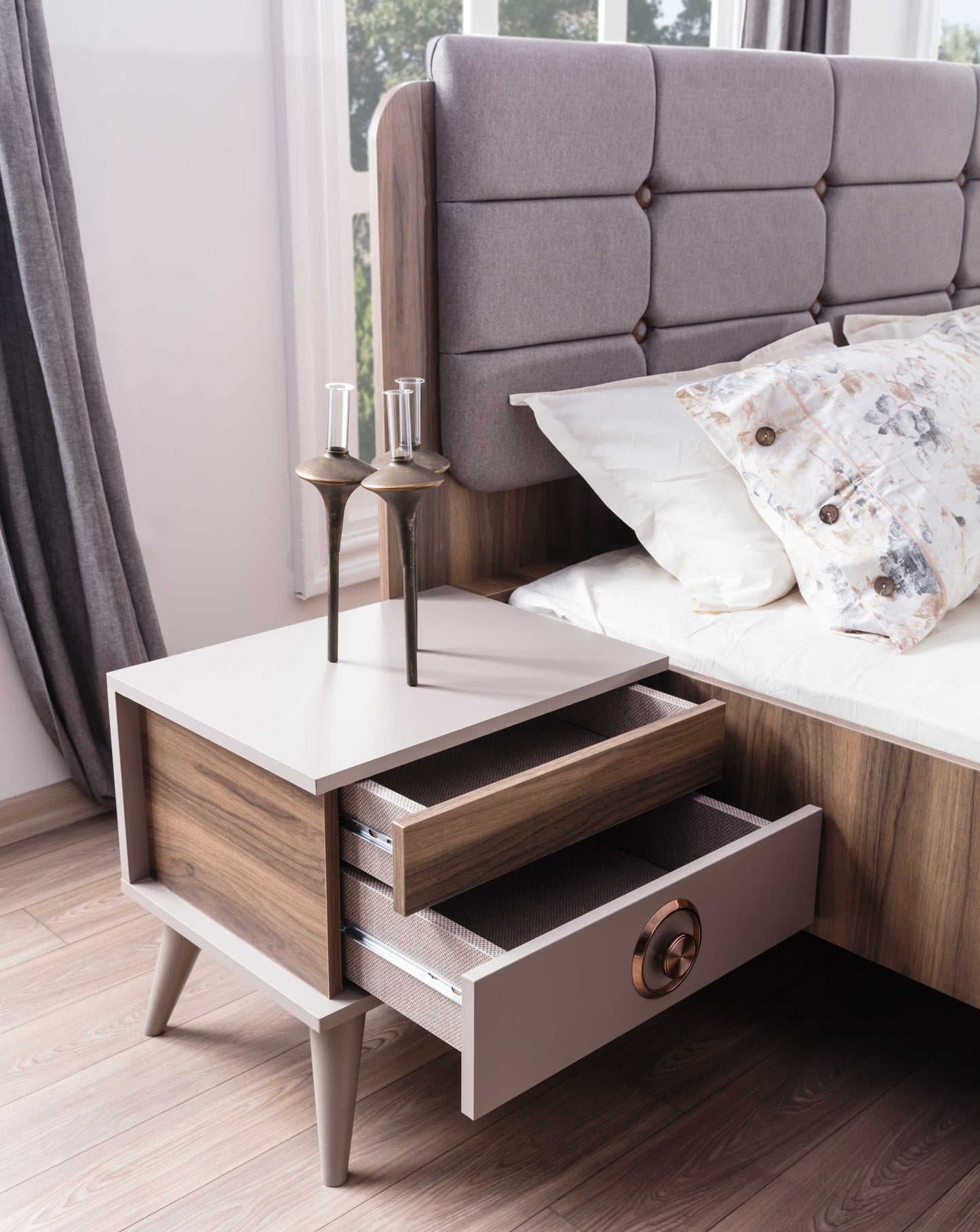 RETRO - SIDE TABLE