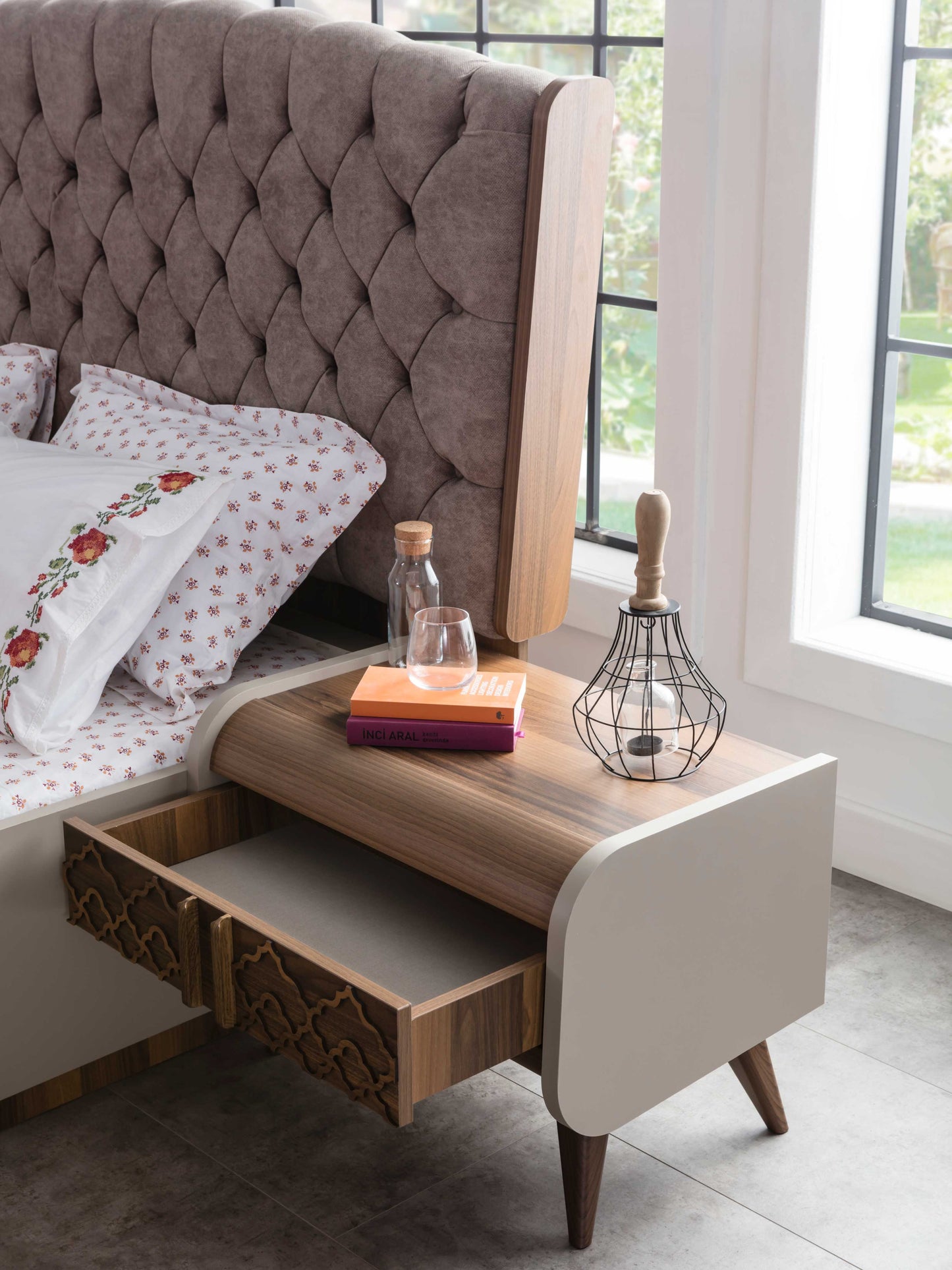 VEGA - SIDE TABLE