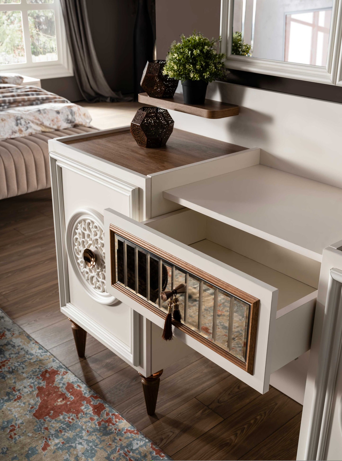 HALİÇ - DRESSER